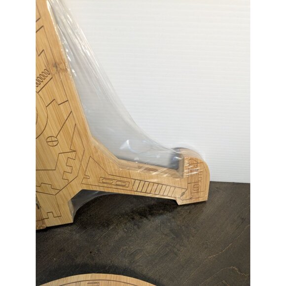 Star Wars Sci-Fi Spaceship Design Bamboo Cutting Board with Stand 2-piece Set - Picture 8 of 16